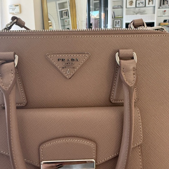 Prada Saffiano Lux Galleria Front Pocket Tote Cammeo - Picture 4 of 10